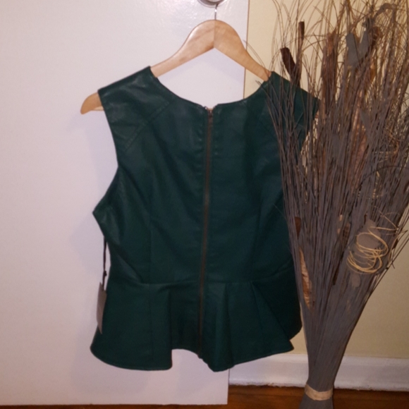 Vest - Picture 2 of 2